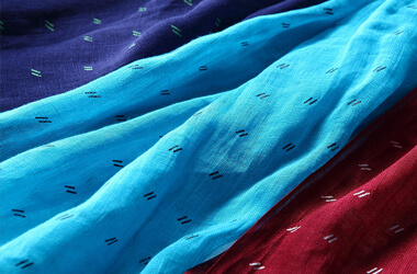 如何分辨一塊面料是直噴數(shù)碼印花還是熱轉(zhuǎn)印工藝的？